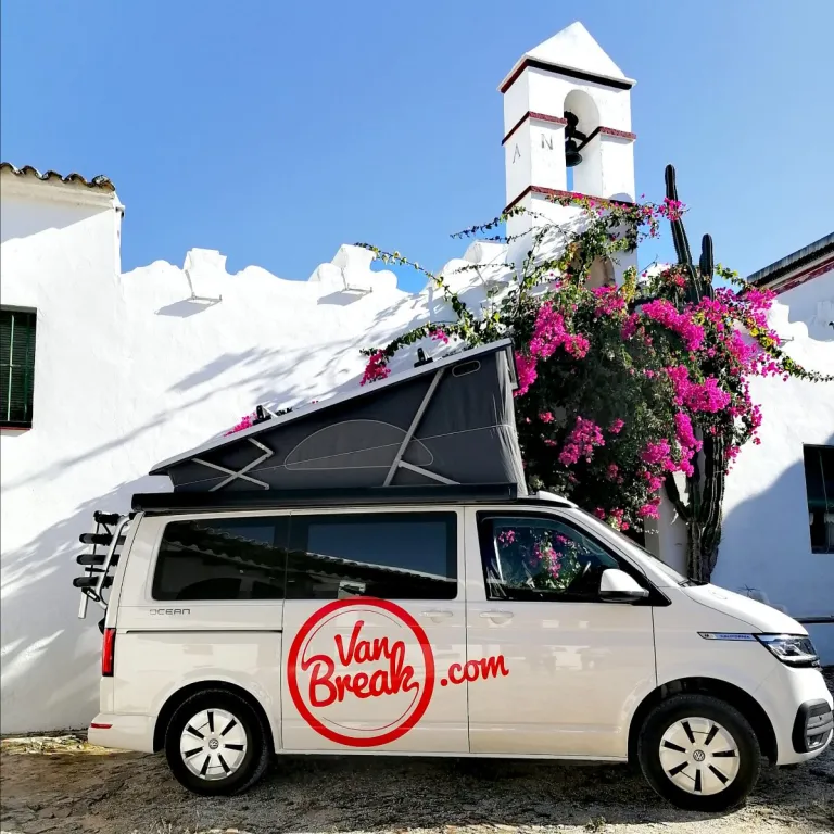 Interview de Aurélien de VanBreak : Réinventer le road trip en van en Andalousie pour une clientèle exigeante