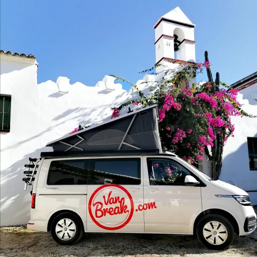 Interview de Aurélien de VanBreak : Réinventer le road trip en van en Andalousie pour une clientèle exigeante